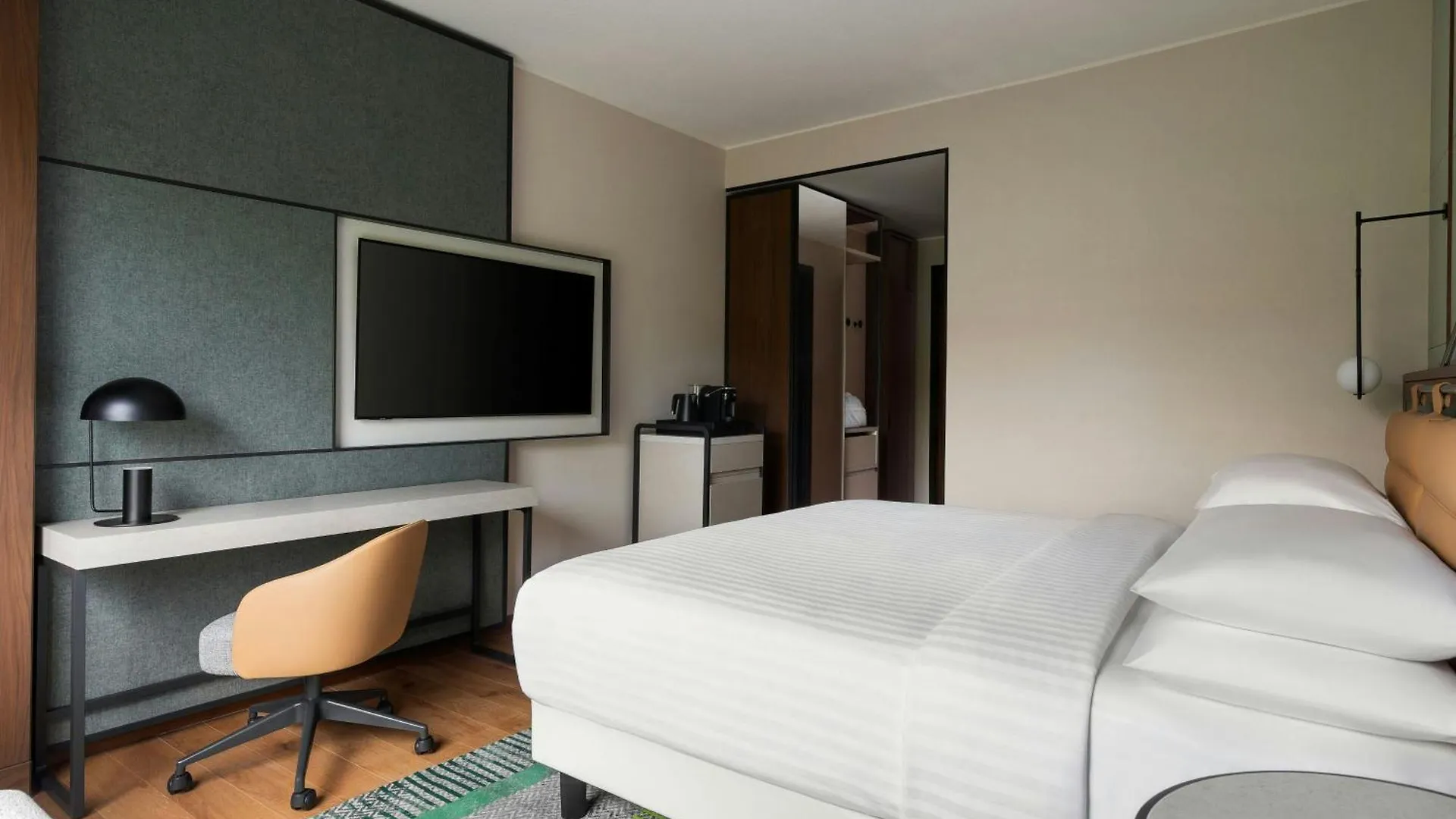 Milan Marriott Hotel 4*,