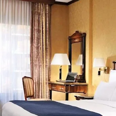 Milan Marriott Hotel 4*,