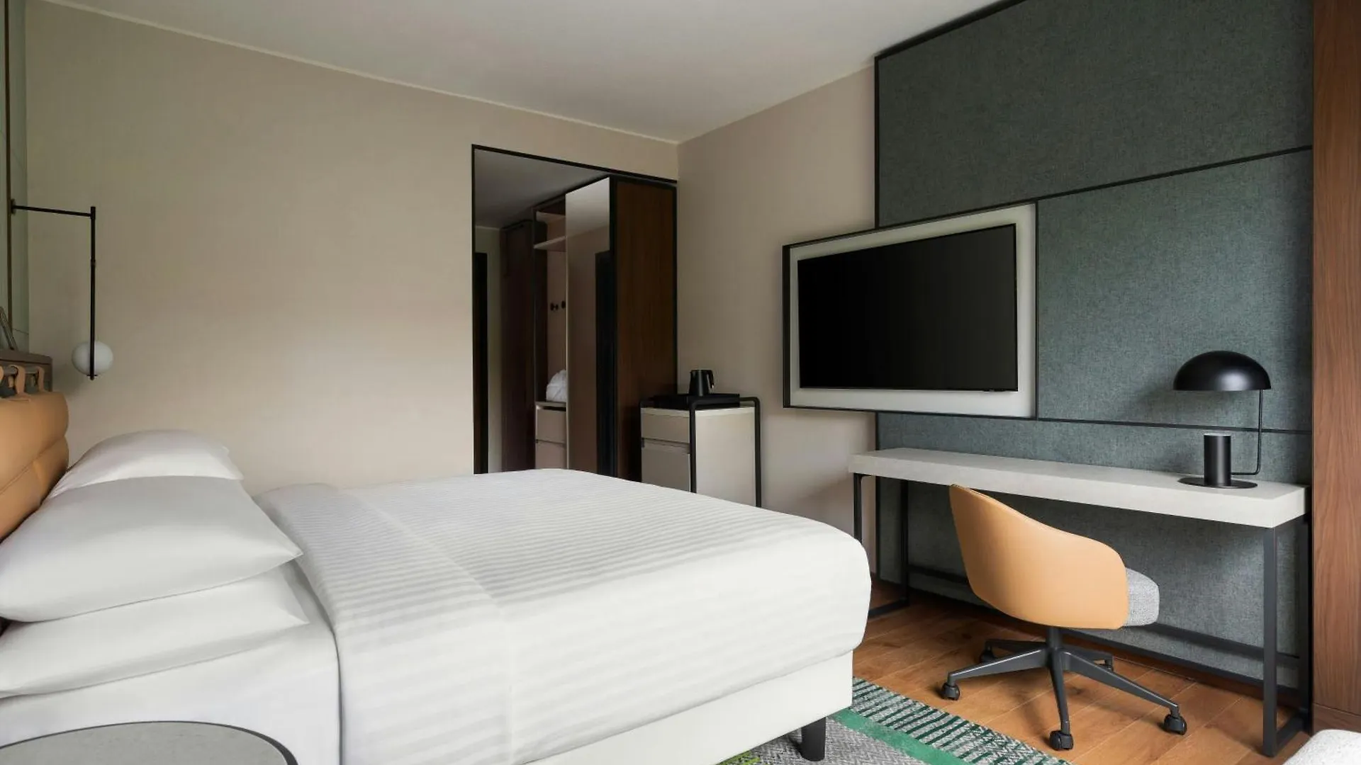 Milan Marriott Hotel 4*,